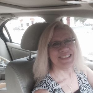 Meet your Posher, Laurie